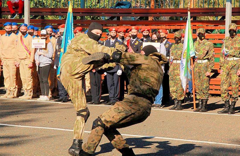 Оренбургский спецназ Росгвардии продемонстрировал боевое мастерство участникам «Зарницы Поволжья» 