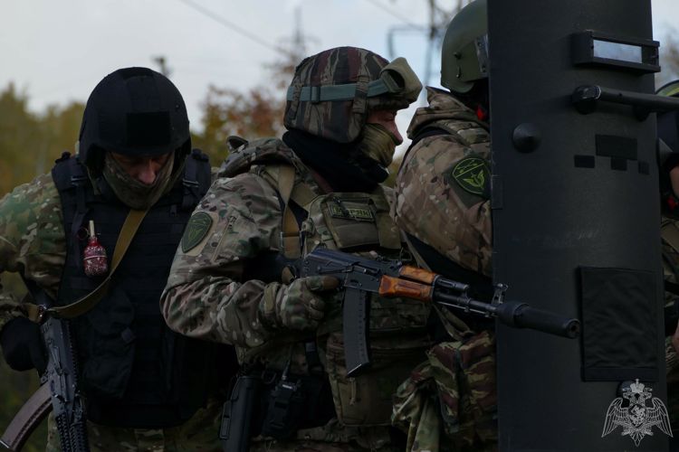 Кемеровский ОМОН Росгвардии завершил полевой выход (видео)