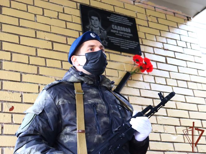 В Сибирском округе Росгвардии отметили годовщины образования ОМОН и СОБР 