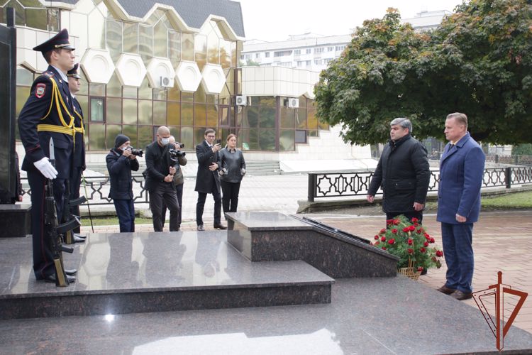 Росгвардейцы почтили память коллег, погибших при нападении на Нальчик в 2005 году