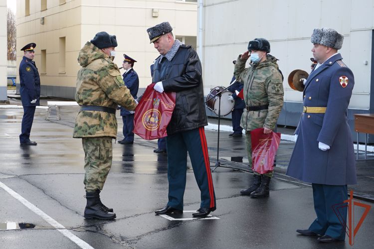 Отряду спецназа «Ратник» Росгвардии вручено Боевое знамя