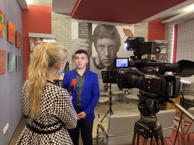 Выставка картин офицера Росгвардии открылась в Томске (фото, видео)