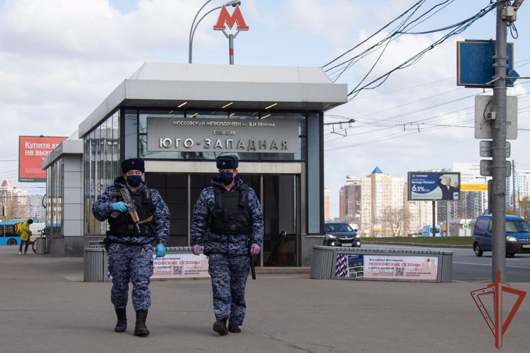 Директор Росгвардии генерал армии Виктор Золотов поздравил  личный состав подразделений вневедомственной охраны  с профессиональным праздником