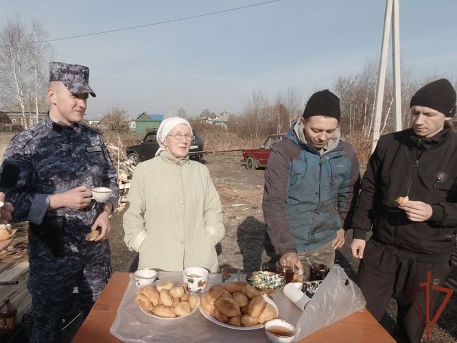 Росгвардейцы оказали адресную помощь пенсионерке в Кузбассе