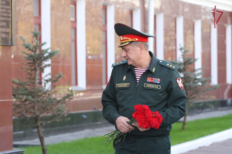 Память Героя России генерал-полковника Игоря Груднова почтили в Хабаровске  