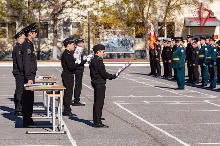 Ученики класса Росгвардии военно-морского лицея имени адмирала флота Сергеева произнесли торжественную клятву