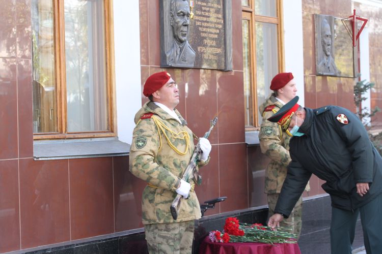 Память Героя России генерал-полковника Игоря Груднова почтили в Хабаровске  