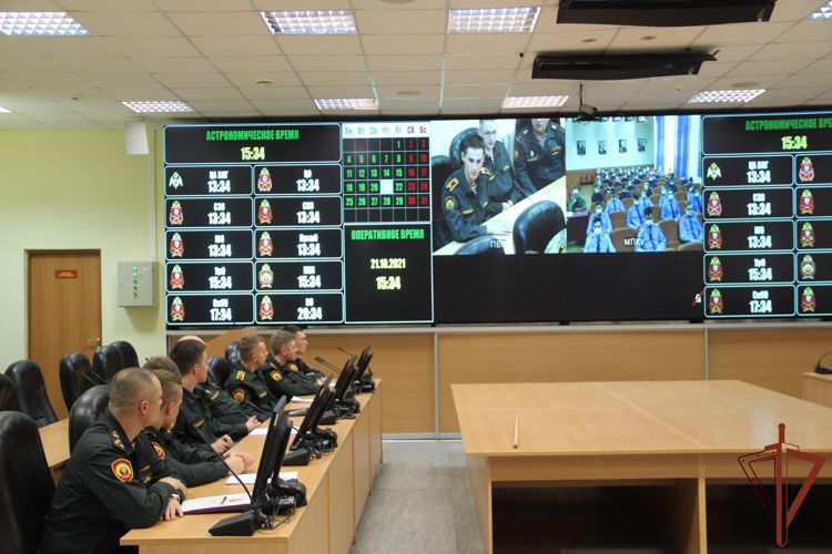 Курсанты Росгвардии рассказали кадетам в онлайн-формате о нюансах обучения в вузе ведомства