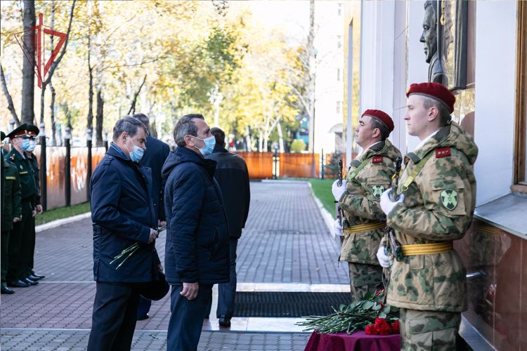 Память Героя России генерал-полковника Игоря Груднова почтили в Хабаровске  