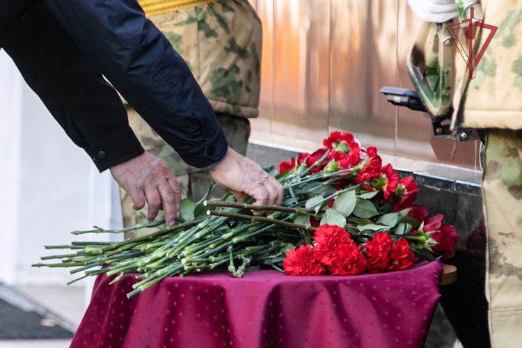 Память Героя России генерал-полковника Игоря Груднова почтили в Хабаровске  