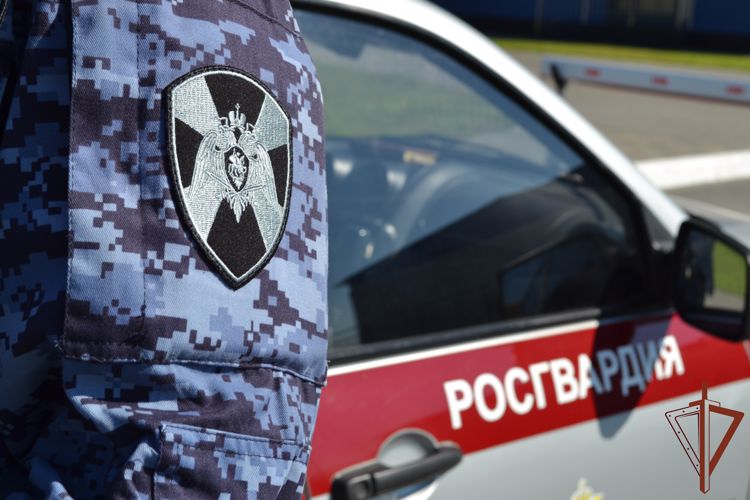 Росгвардейцы вернули домой потерявшихся юных жителей Омска