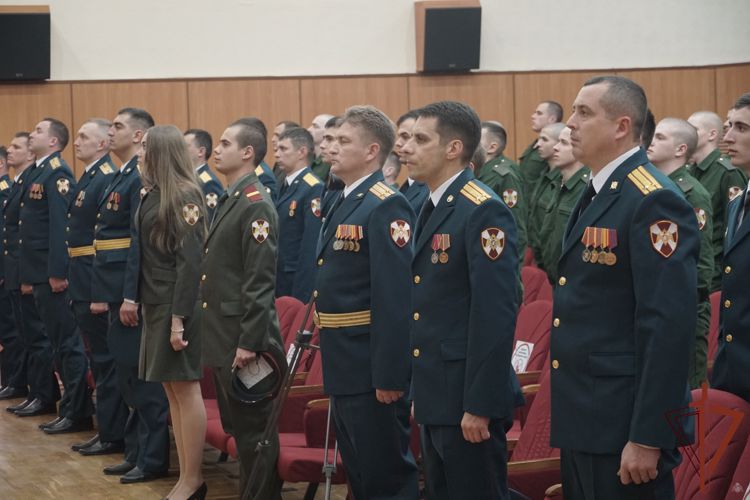 Столичной воинской части Центрального округа Росгвардии вручили боевое знамя