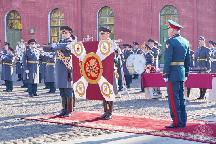В Санкт-Петербурге специальному моторизованному полку Северо-Западного округа Росгвардии вручено Боевое знамя