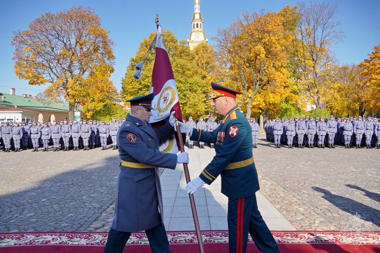 В Санкт-Петербурге специальному моторизованному полку Северо-Западного округа Росгвардии вручено Боевое знамя