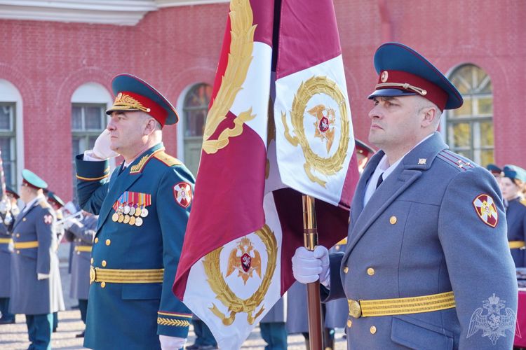 В Санкт-Петербурге специальному моторизованному полку Северо-Западного округа Росгвардии вручено Боевое знамя