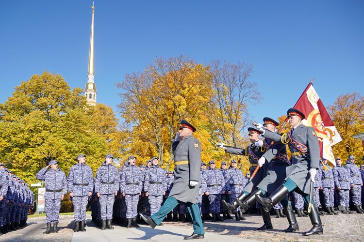 В Санкт-Петербурге специальному моторизованному полку Северо-Западного округа Росгвардии вручено Боевое знамя