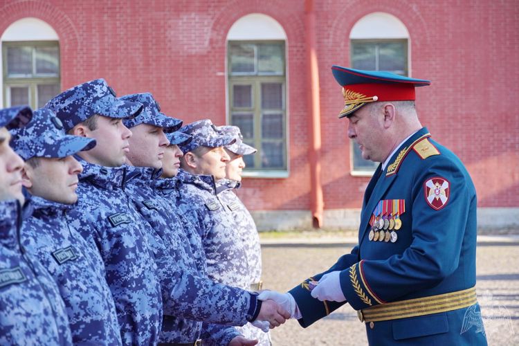 В Санкт-Петербурге специальному моторизованному полку Северо-Западного округа Росгвардии вручено Боевое знамя