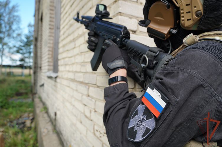 Подозреваемые в хищении 30 т дизтоплива задержаны при содействии Росгвардии в Новгородской области