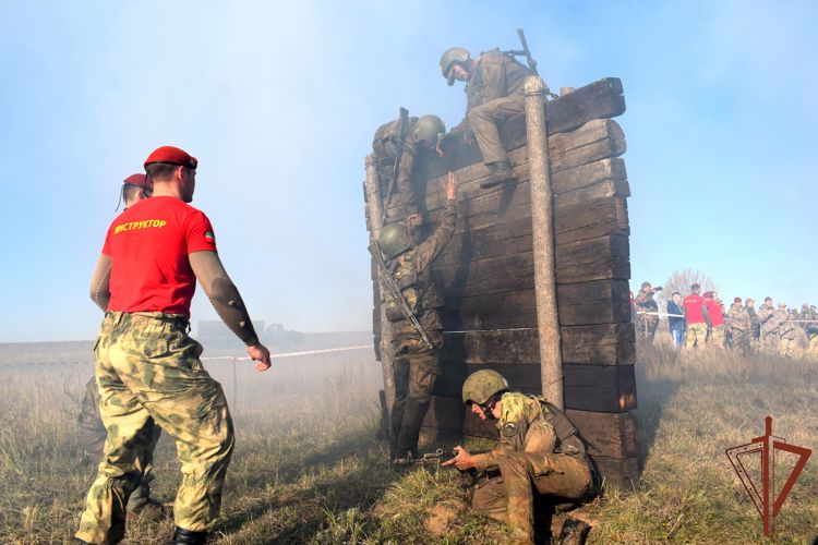 Проведены испытания на право ношения крапового берета среди военнослужащих спецназа Приволжского округа Росгвардии  (видео)
