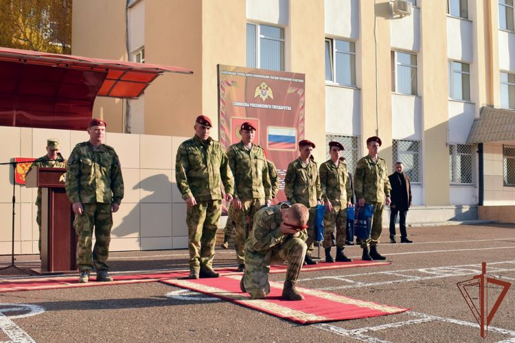 Проведены испытания на право ношения крапового берета среди военнослужащих спецназа Приволжского округа Росгвардии  (видео)