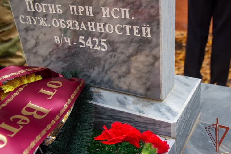 По инициативе ветеранов Росгвардии на Урале реконструированы памятники погибшим воинам правопорядка