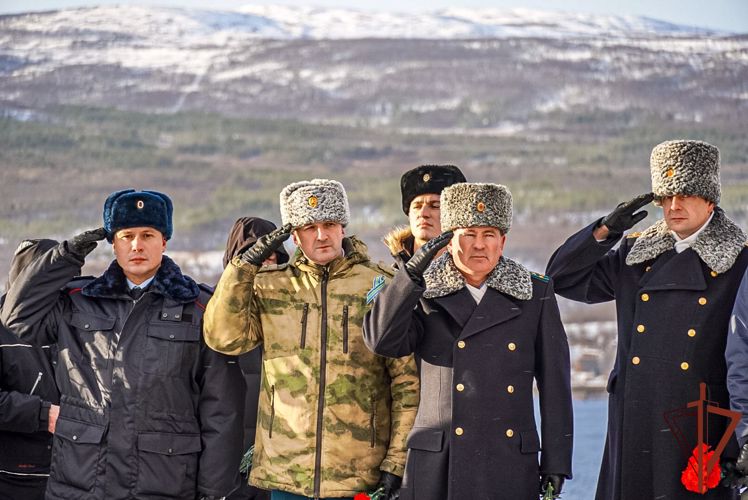 Росгвардейцы почтили память защитников Советского Заполярья 