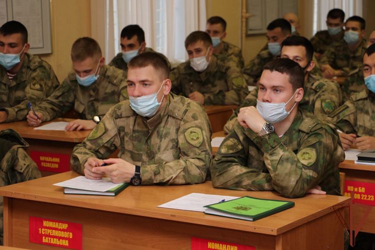 В озерском соединении Уральского округа Росгвардии состоялся сбор офицеров-выпускников