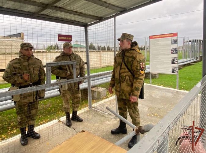 Более 50 курсантов из Петербурга проходят практику в грозненской бригаде Росгвардии