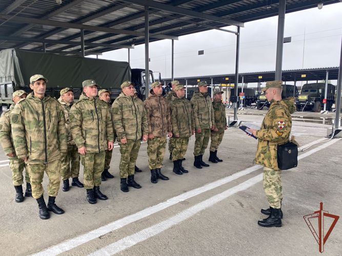 Более 50 курсантов из Петербурга проходят практику в грозненской бригаде Росгвардии