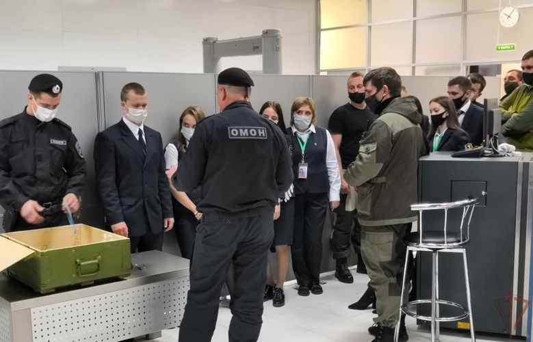 Росгвардия провела тренировочные занятия в тюменском международном аэропорту 