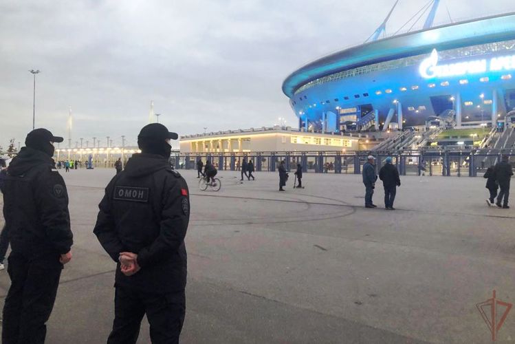 Росгвардейцы обеспечили правопорядок при проведении футбольного матча РПЛ в Санкт-Петербурге