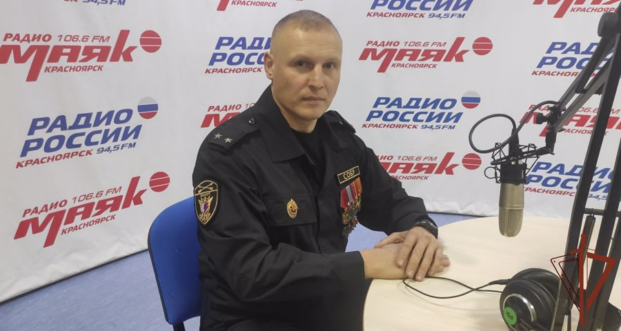В Сибирском округе Росгвардии отметили годовщины образования ОМОН и СОБР 