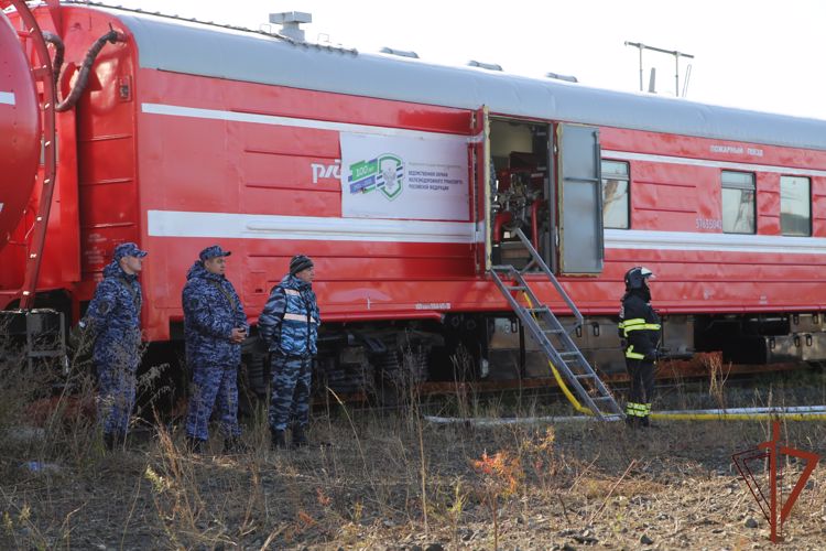 Уральский округ Росгвардии принял участие во  всероссийской штабной тренировке МЧС России