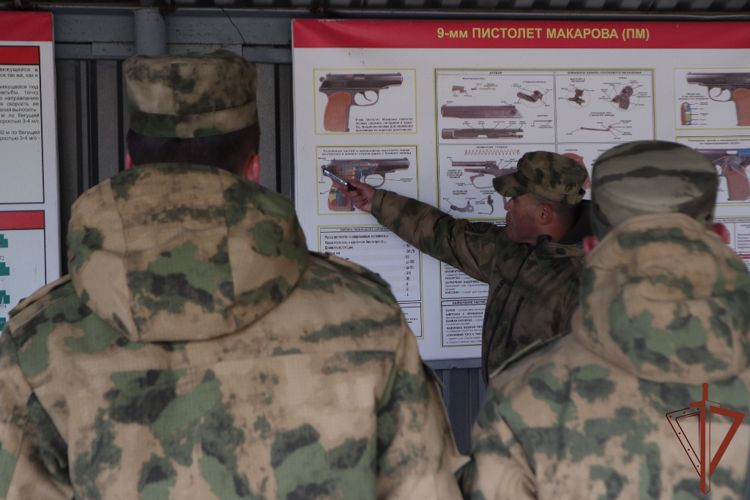 В Уральском округе Росгвардии завершился сбор офицеров-выпускников военных вузов 2021 года 