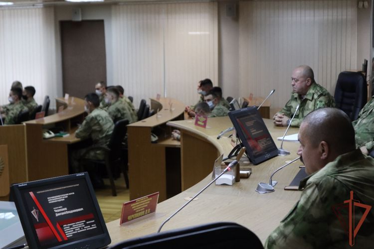 В Уральском округе Росгвардии завершился сбор офицеров-выпускников военных вузов 2021 года 