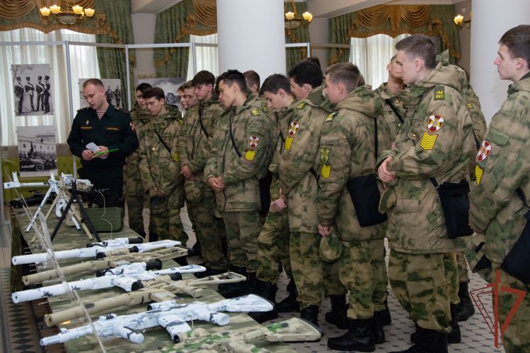 Кадеты Росгвардии побывали в гостях у дзержинцев