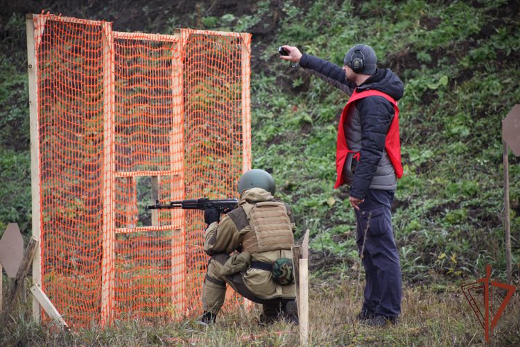 Новосибирский военный институт Росгвардии провел чемпионат по стрельбе памяти погибших выпускников
