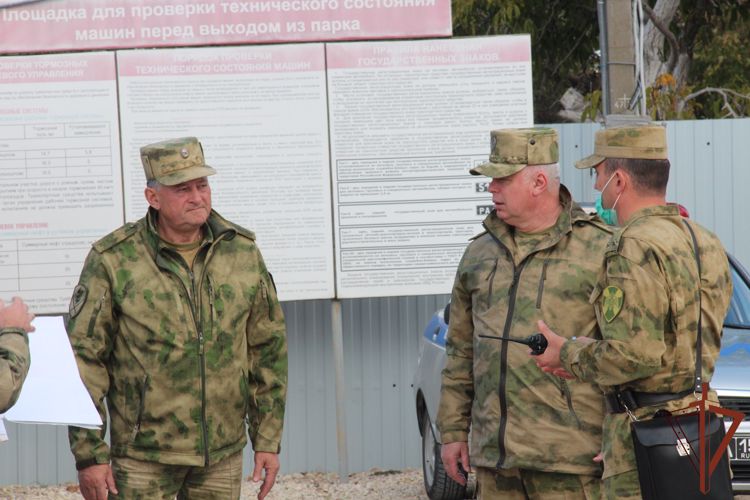 Командующий Южным округом Росгвардии проинспектировал подразделения ведомства в Крыму