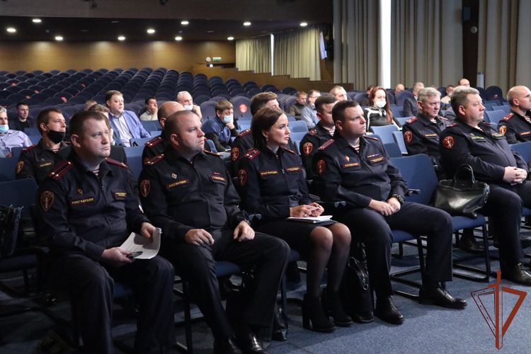 Вопросы обеспечения Росгвардией и частными охранниками безопасности объектов образования обсудили в Москве