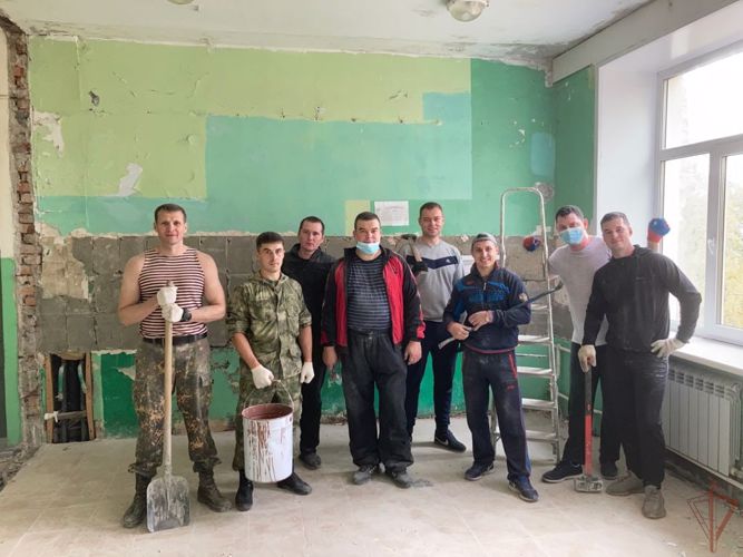 Росгвардейцы участвуют в обустройстве помещений подшефного военно-патриотического клуба в Архангельске