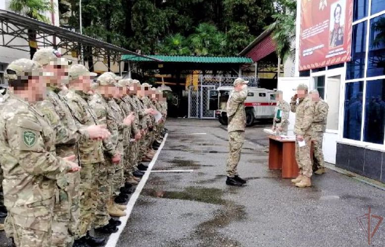 На юге России сотрудников ОМОН Росгвардии поздравили с профессиональным праздником
