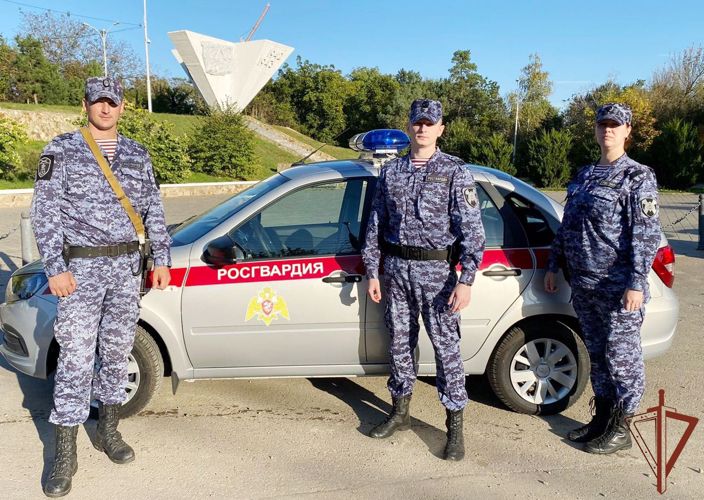 Росгвардейцы оказали помощь жительнице Краснодара после резкого ухудшения самочувствия