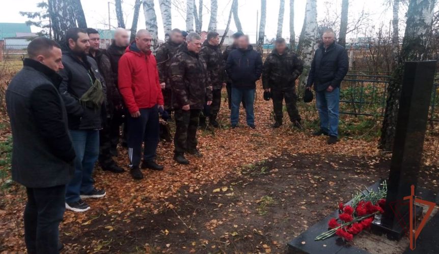 В Тюменской области почтили память Героя России офицера СОБР Тимура Мухутдинова