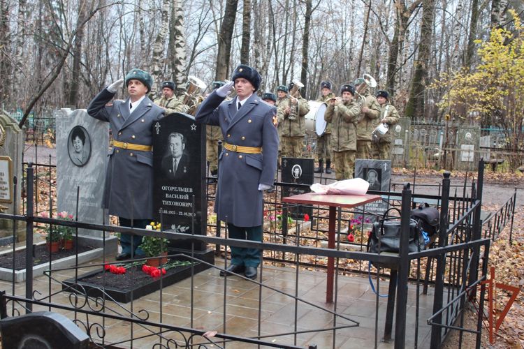 Росгвардейцы приняли участие в церемонии открытия памятника ветерану Великой Отечественной войны в Кирове