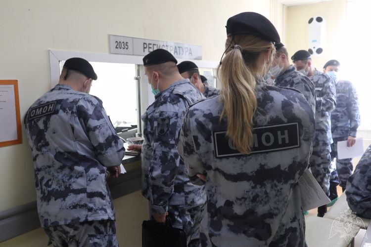 Сотрудники петербургского ОМОН Росгвардии сдали кровь для онкобольных пациентов 