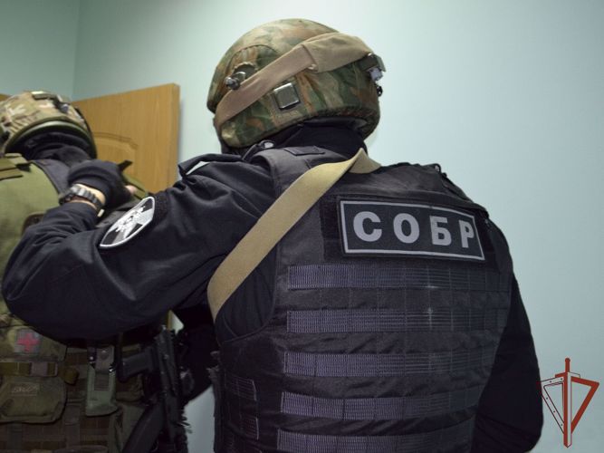 Росгвардия в Приангарье помогла задержать разыскиваемого 25 лет за убийство мужчину 