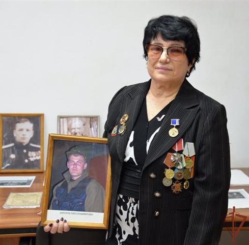 Росгвардейцы из Югры простились с мамой правоохранителя - кавалера Ордена Мужества