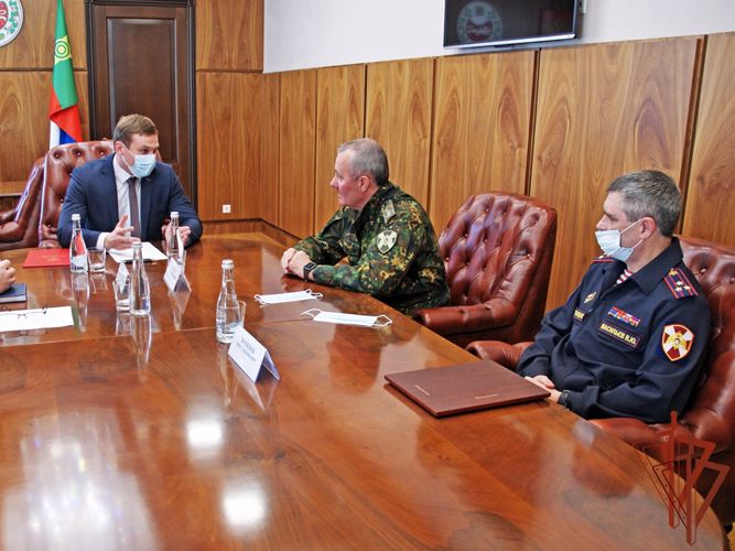 Командующий Сибирским округом представил главе региона нового начальника Управления Росгвардии по Республике Хакасия