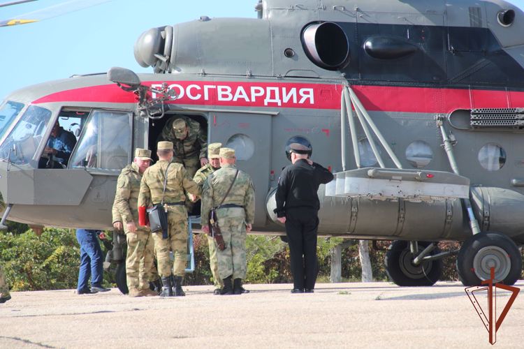 Командующий Южным округом Росгвардии проинспектировал подразделения ведомства в Крыму