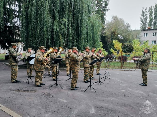 Брянские и воронежские росгвардейцы провели концерты ко Дню пожилых людей